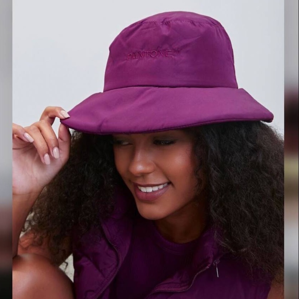 Pantone bucket hat